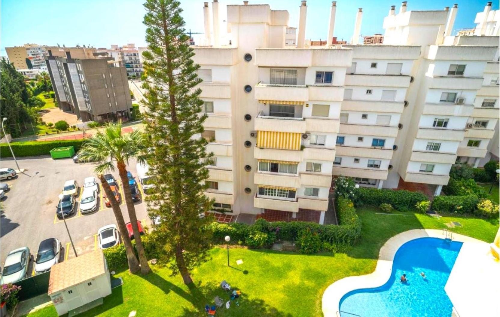 The Charming Oasis! 2 Bedrooms - By Hellodomik Apartment