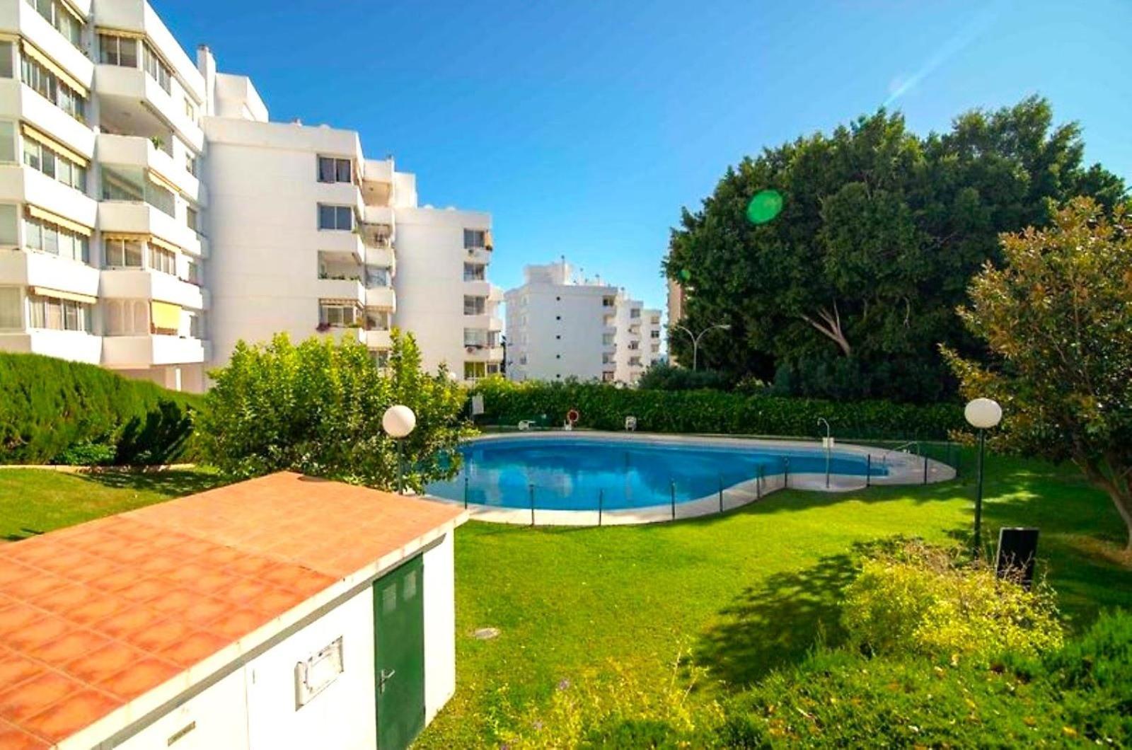 Apartment The Charming Oasis! 2 Bedrooms - By Hellodomik *