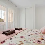 The Charming Oasis! 2 Bedrooms - By Hellodomik