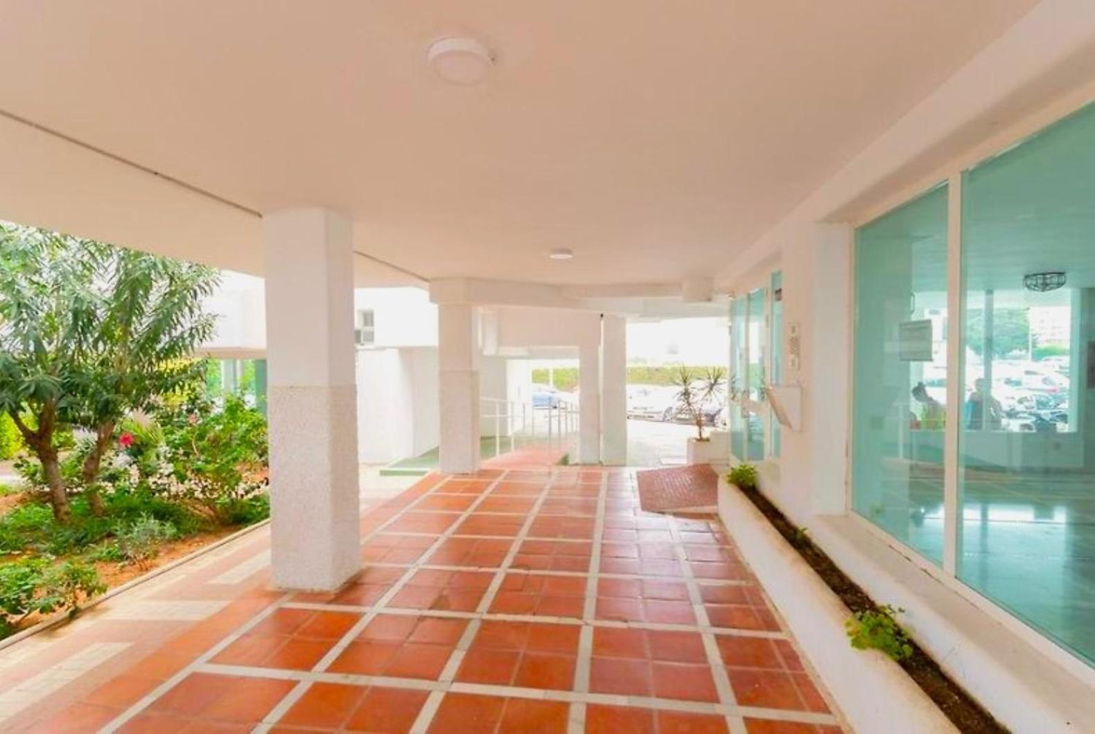The Charming Oasis! 2 Bedrooms - By Hellodomik Apartment *