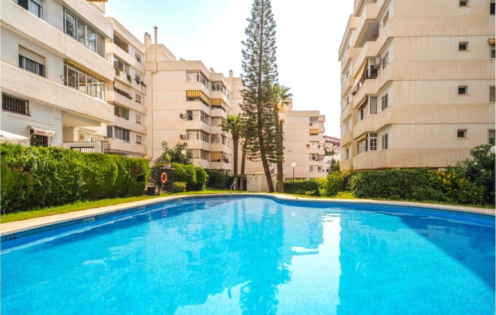 The Charming Oasis! 2 Bedrooms - By Hellodomik Apartment
