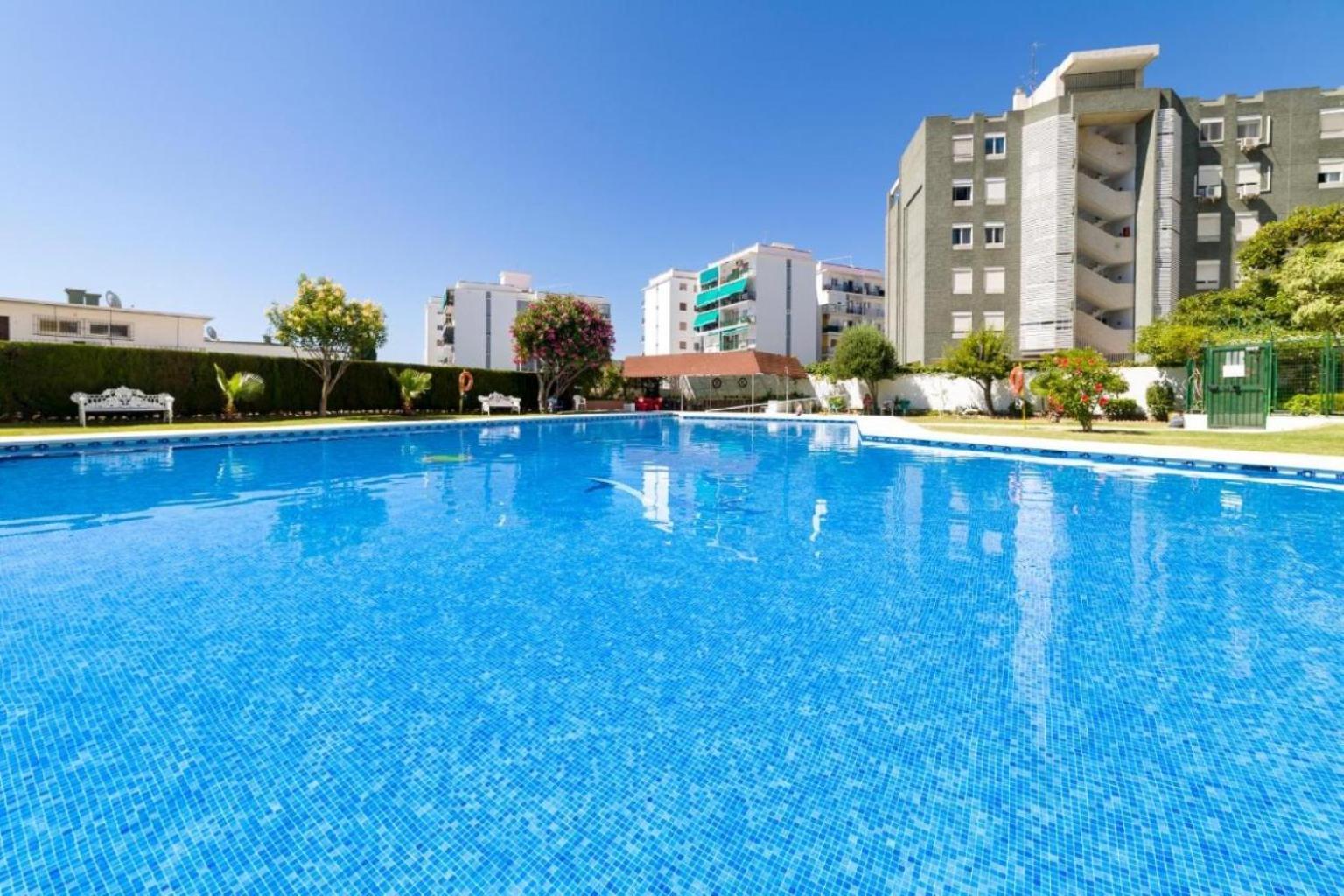 The Charming Oasis! 2 Bedrooms - By Hellodomik Apartment *