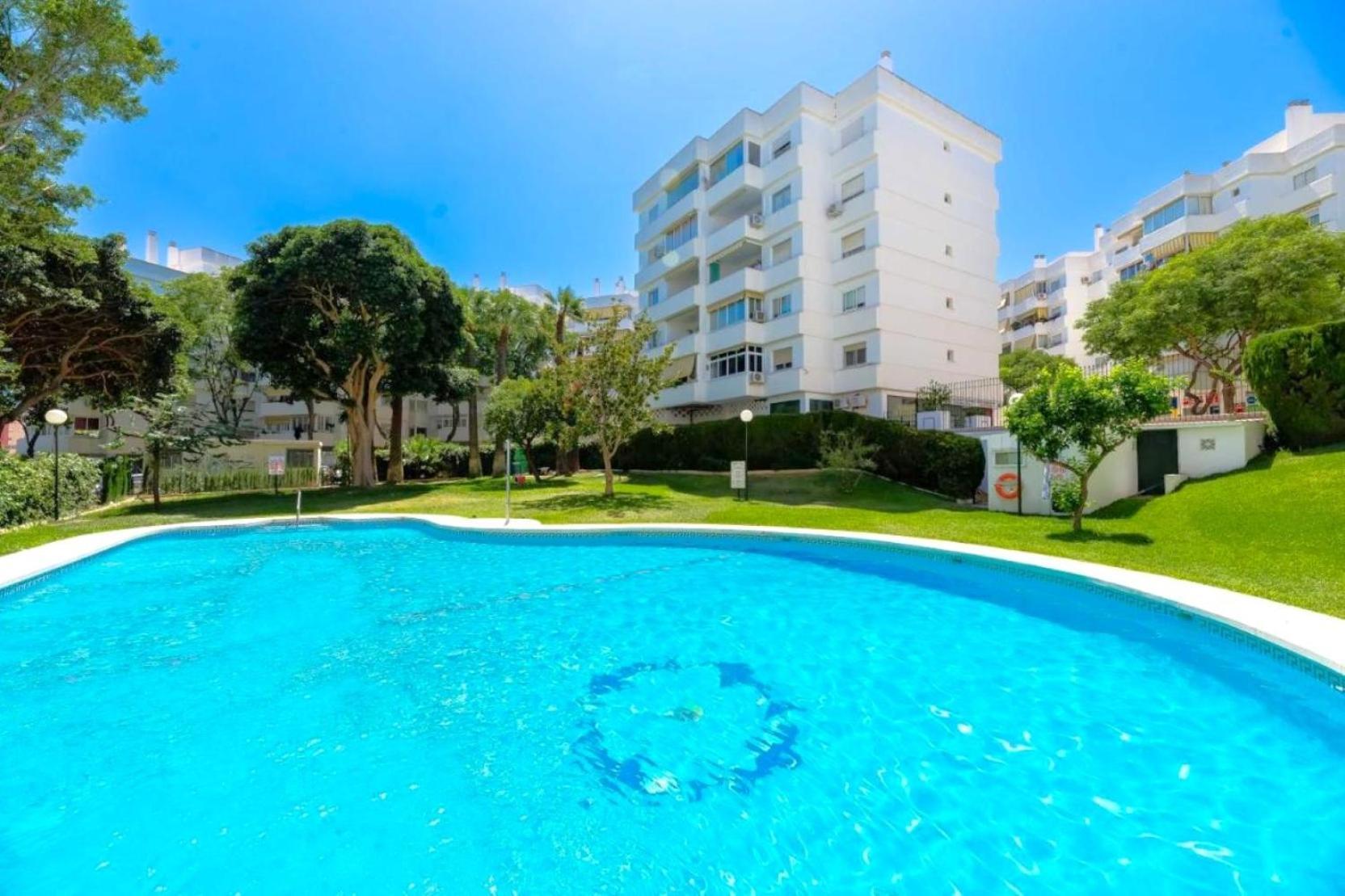 The Charming Oasis! 2 Bedrooms - By Hellodomik * Benalmadena