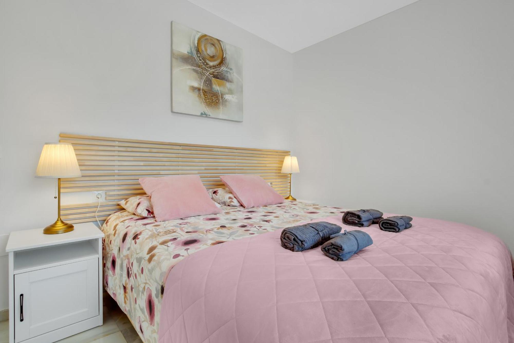 Apartment The Charming Oasis! 2 Bedrooms - By Hellodomik Benalmadena